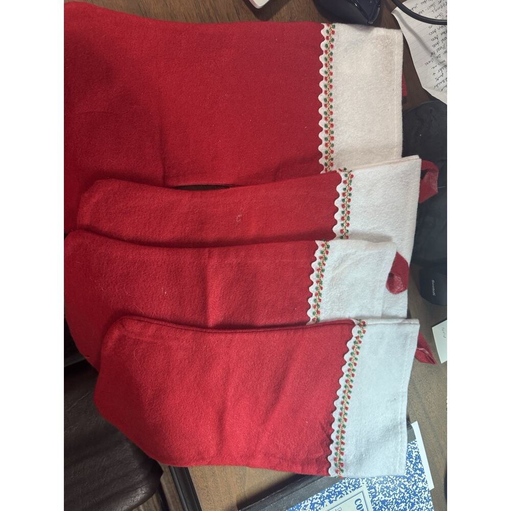 HOLIDAY TIME FELT STOCKING ** RED GREEN GOLD ** 17 INCHES **VINTAGE Set Of 4